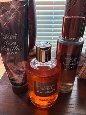 Victoria's Secret Bare Vanilla Luxe Body Trio in Amber Brown and Gold